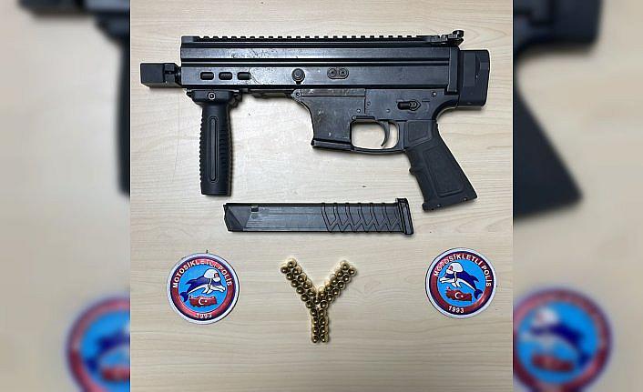 Kastamonu'da yarı otomatik tabanca ile yakalanan kişi tutuklandı