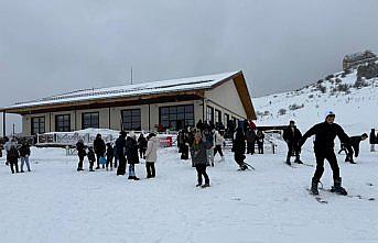 Keltepe Kayak Merkezi'nde hafta sonu yoğunluğu