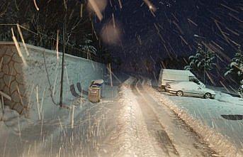 Ladik Belediyesinin karla mücadele çalışmaları sürüyor
