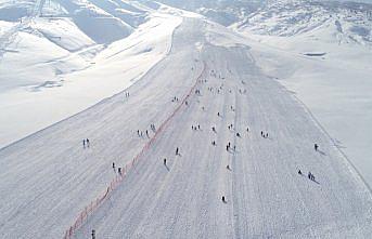 Muş'ta kar yağışının ardından kayak sezonu başladı