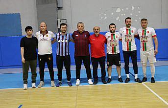 Of'ta ayak tenisi turnuvası başladı