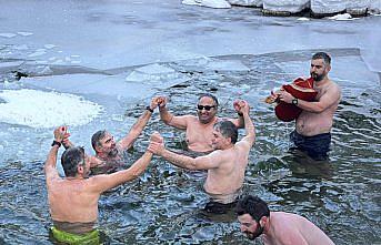 Rize'de “10. Kış Yüzme Şenliği“ yapıldı