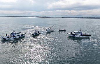 Samsun'da dronla tespit edilen kaçak midye avcılarına 472 bin lira ceza