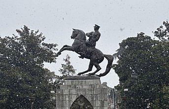 Samsun'da kar yağışı etkisini sürdürüyor