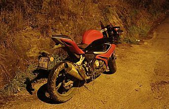 Sinop'ta devrilen motosikletin sürücüsü yaralandı