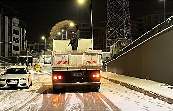 Tokat Belediyesinin karla mücadele çalışmaları sürüyor