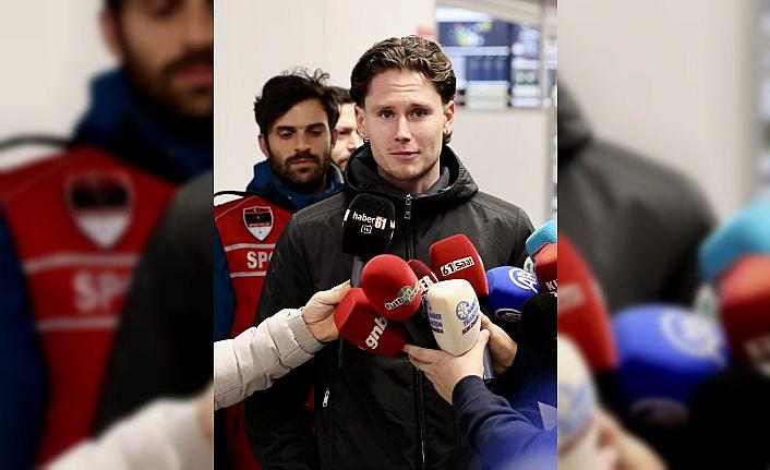 Trabzonspor'un prensipte anlaştığı Mathias Lovik, Trabzon'a geldi