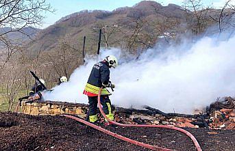 Ünye'de samanlık yandı