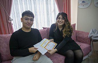 Yarıyıl tatilinde dahi yalnız bırakmadığı “özel“ öğrencisinin en büyük destekçisi oldu