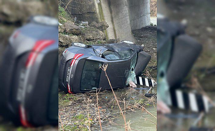 Zonguldak'ta kaza sonrası dereye düşen otomobilin sürücüsü yaralandı