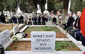Ahmet Suat Özyazıcı, vefatının 3. yılında mezarı başında anıldı