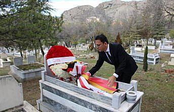 Almanya'daki ırkçı saldırıda hayatını kaybeden Saraçoğlu Çorum'daki kabri başında anıldı