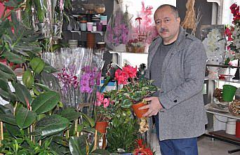Amasya'da çiçekçiler 14 Şubat Sevgililer Günü'ne hazır