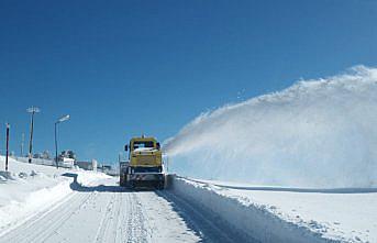 Amasya’da karla mücadele çalışmaları devam ediyor