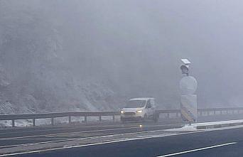 Bolu Dağı'nda sis etkili oluyor