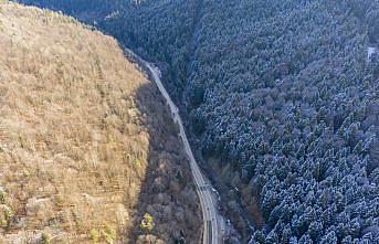 Bolu ve Düzce'nin yüksek kesimlerine kar yağdı