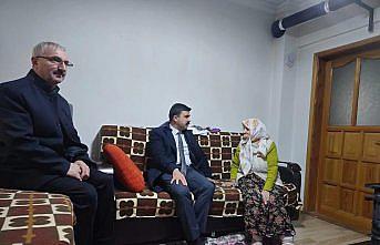 Çaykara Kaymakamı Sapmaz, yaşlı vatandaşları ziyaret etti