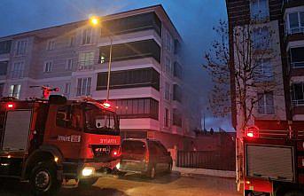 Çorum'da evde çıkan yangında 4 kişi dumandan etkilendi