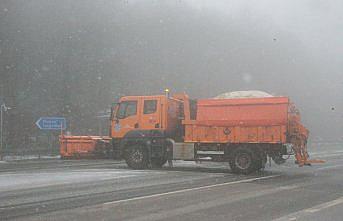 D-100 kara yolunun Bolu Dağı geçişinde kar başladı