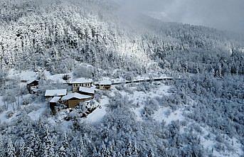 Düzce, Bolu, Kocaeli ve Karabük'ün yüksek kesimlerinde kar etkili oldu