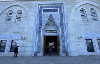 Düzce, Zonguldak, Karabük ve Bartın'da ramazanın ilk cuma namazı kılındı