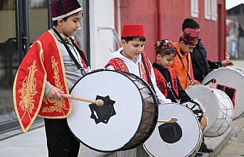 Düzce'de çocuklar ramazanı davullar eşliğinde karşıladı