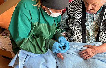 Karabük Belediyesinden yaşlı ve engelli bireylere evde bakım hizmeti