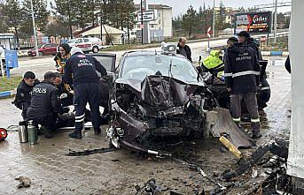 Karabük'te LPG istasyonuna çarpan otomobildeki 5 kişi yaralandı