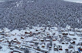 Karla kaplanan Keyfalan Yaylası eşsiz manzarasıyla havadan görüntülendi