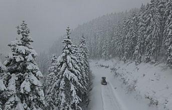 Kastamonu ve Samsun'da ekiplerin zorlu kar mücadelesi sürüyor