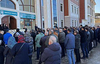 Rize'de 10. kattaki balkondan düşen akademisyenin cenazesi toprağa verildi