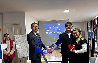 Salıpazarı'nda gençlik projeleri Ulusal Ajans'a sunuldu