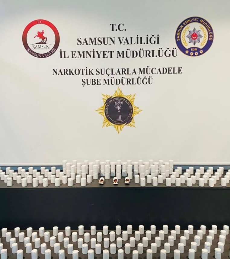 Samsun'da 9 bin 308 sentetik ecza ele geçirildi