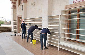 Tokat Belediyesi ekipleri ramazan ayı öncesi camilerde temizlik yapıyor