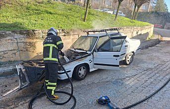 Tokat'ta otomobilde çıkan yangın söndürüldü