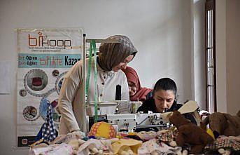 Trabzon'da kadınlar atık kumaş parçalarını oyuncağa dönüştürüyor