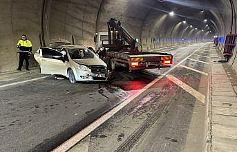 Trabzon'da otomobilin tünelde devrildiği kazada 3 kişi yaralandı