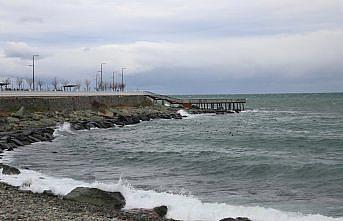 Trabzon'da rüzgar etkili oldu