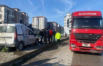 Türkeli’de iki aracın çarpıştığı kazada 1 kişi yaralandı