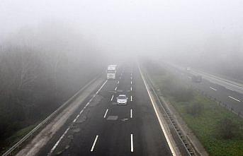 Anadolu Otoyolu'nun Düzce kesiminde sis etkili oldu