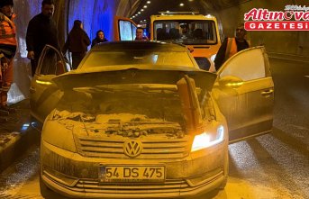 Bolu Dağı Tünelinde seyir halindeki otomobil yandı