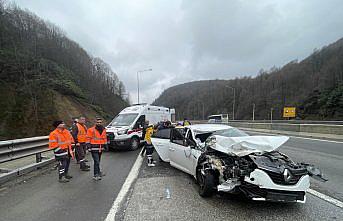 Bolu'da otomobille kamyonetin çarpıştığı kazada 2'si çocuk 4 kişi yaralandı