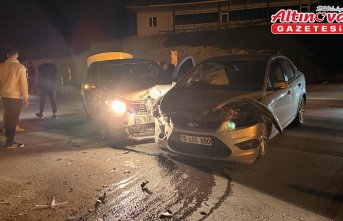 Çorum'da çarpışan iki otomobildeki 7 kişi yaralandı