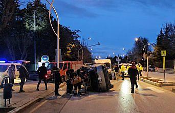 Çorum’da cip ile kamyonetin çarpıştığı kazada 2 kişi yaralandı