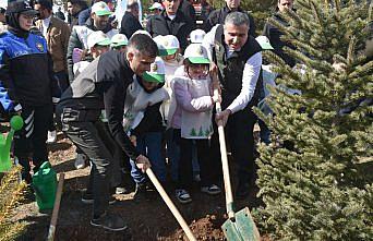 Gümüşhane'de Orman Haftası'nda fidanlar toprakla buluşturuldu