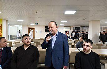 Kastamonu Valisi Dallı iftarda üniversite öğrencileriyle bir araya geldi