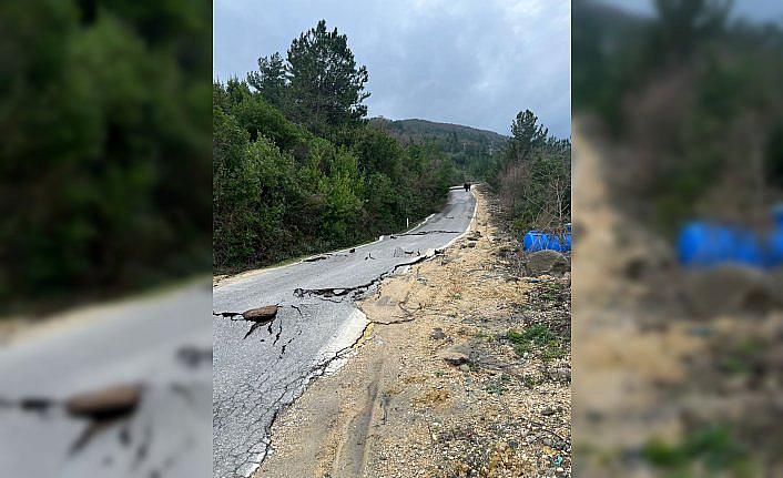 Kastamonu'da Cide-Doğanyurt kara yolu heyelan nedeniyle ulaşıma kapandı
