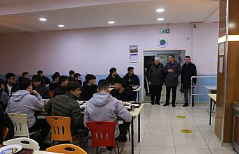 Of Kaymakamı Akça, lise öğrencileriyle iftar yaptı