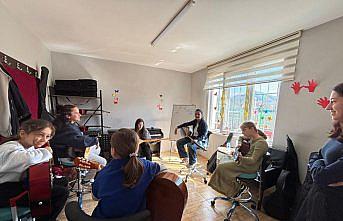 Salıpazarı Gençlik Merkezinde gençler müzikle buluşturuluyor