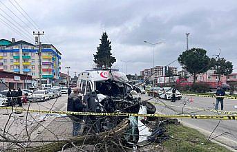 Samsun'da ambulans kamyona çarptı, 1 kişi öldü, 3 kişi yaralandı